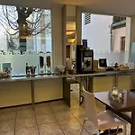 מלון Brit Centre