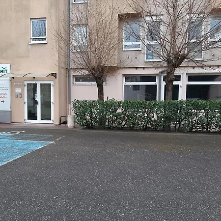 Hotell Brit Centre 3*