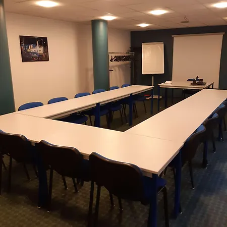 Hotell Brit Centre 3*