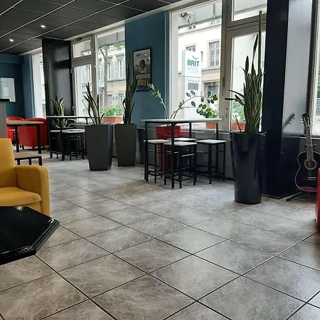 Brit Centre Hotel 3*