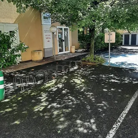 Brit Centre 3*